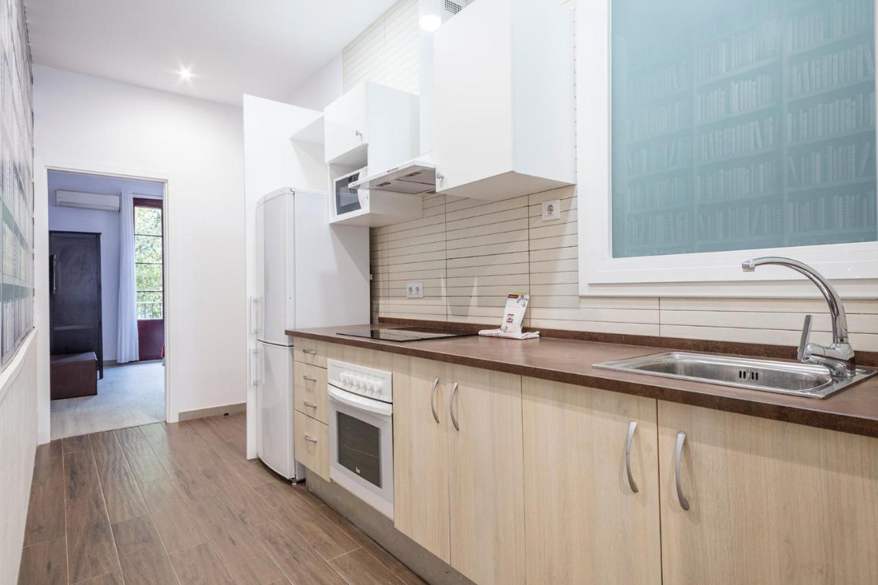 Alcam Books Apartment Barcelona Luaran gambar